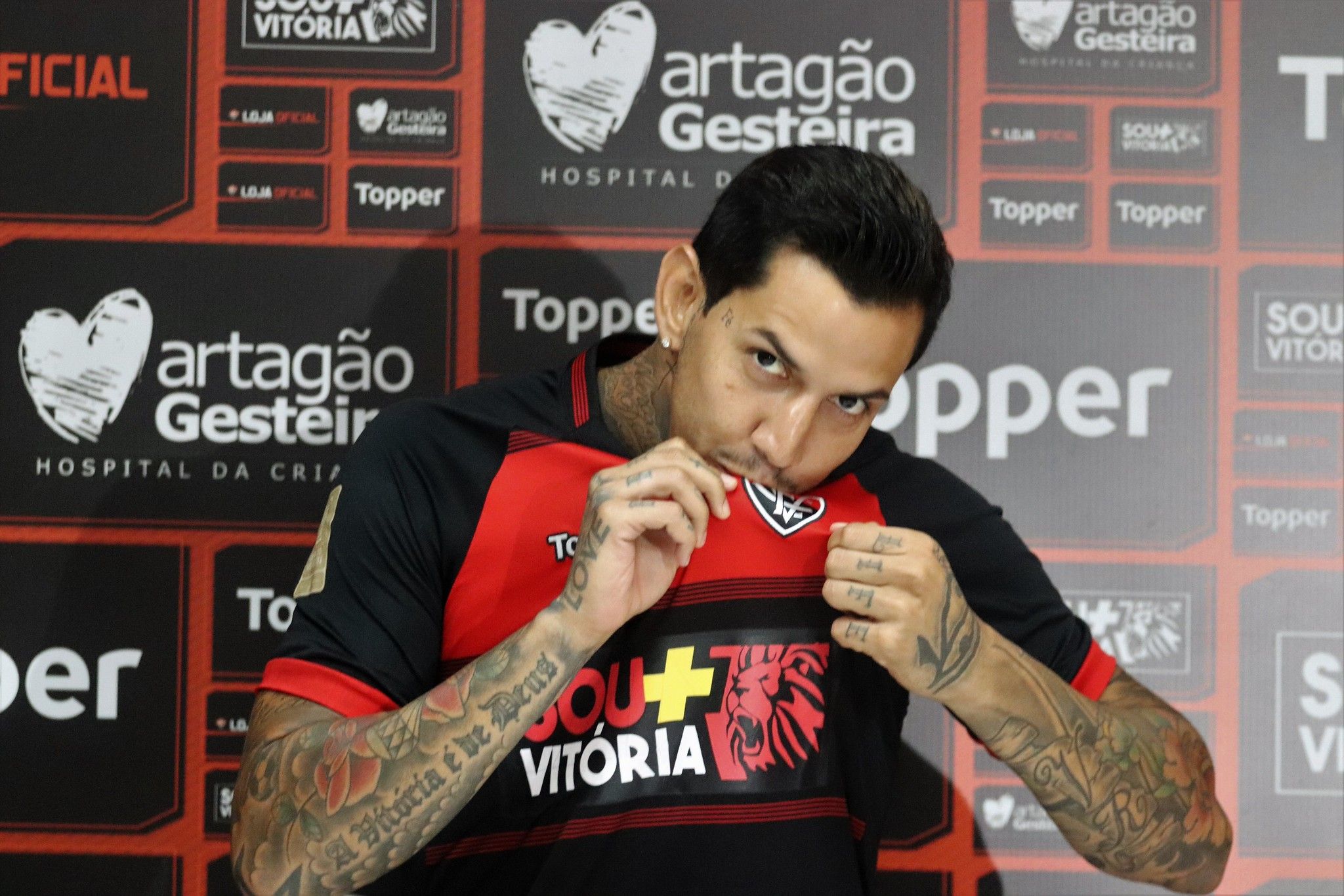 Apresentação de Victor Ramos pelo Vitória, em 2019 | Foto: Maurícia da Matta/ EC Vitória