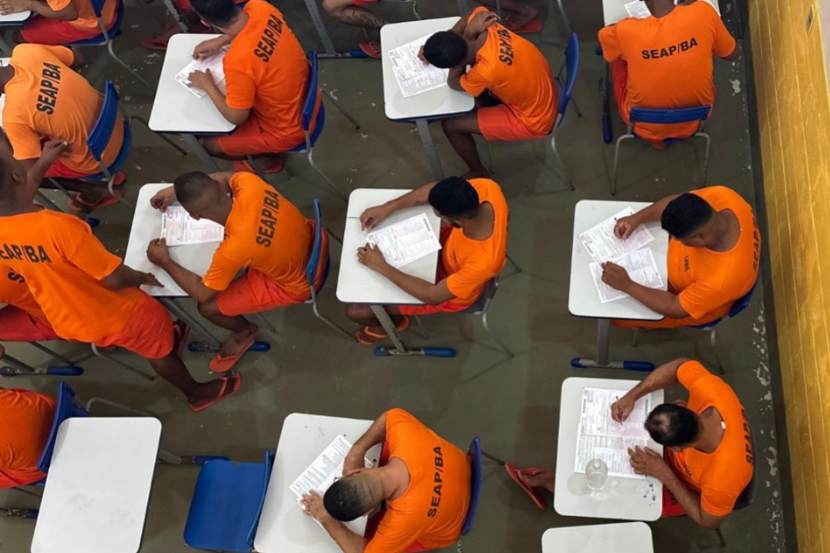 Estudante preso na Bahia tira 880 em reda&ccedil;&atilde;o do Enem PPL, com o tema &ldquo;A idade m&iacute;nima para o trabalho como forma de prote&ccedil;&atilde;o &agrave; inf&acirc;ncia