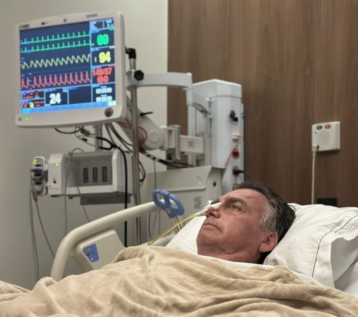 Bolsonaro enfrenta um quadro de solu&ccedil;o incoerc&iacute;vel, condi&ccedil;&atilde;o rara e persistente. | Foto: Redes Sociais