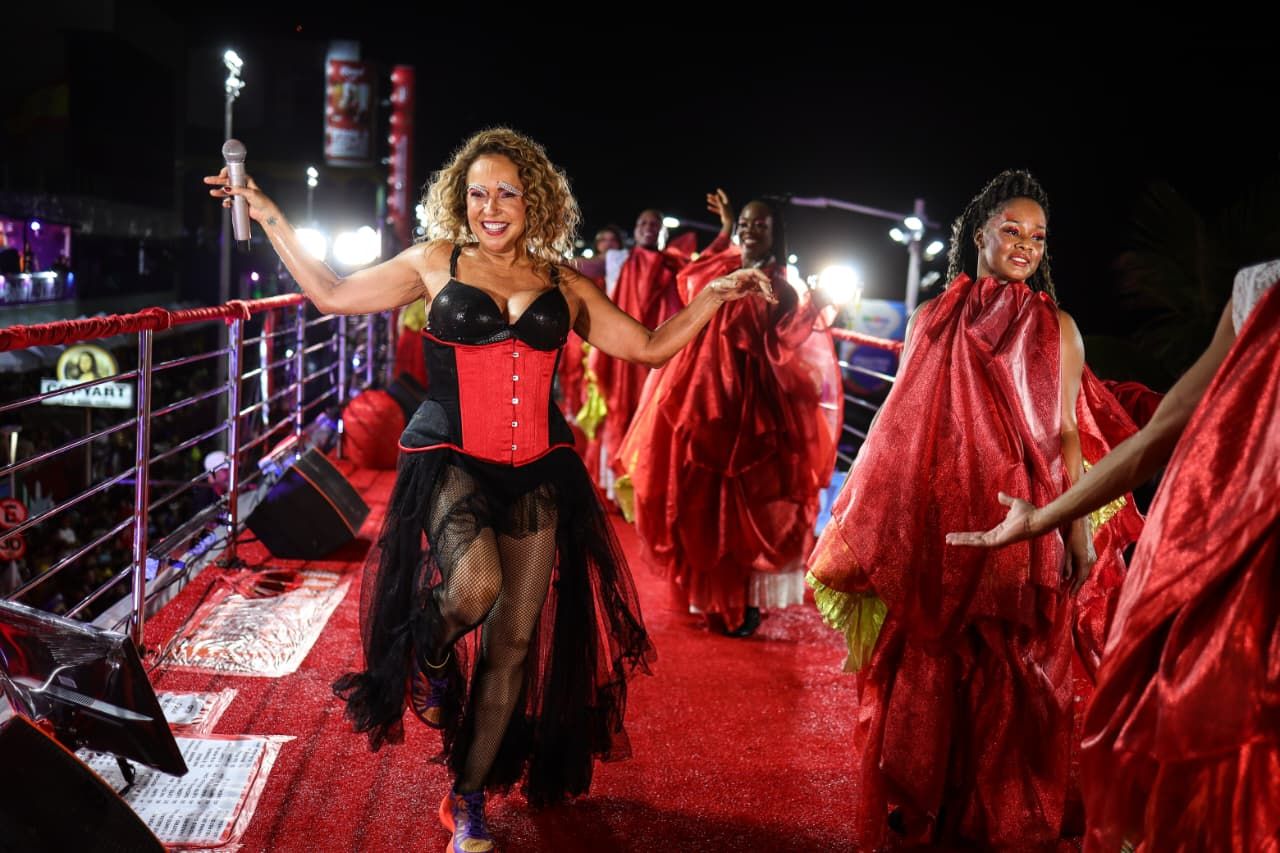 A sa&iacute;da de Daniela Mercury no Circuito Dod&ocirc; (Barra-Ondina) estava prevista para as 15h30 deste domingo (15). | Foto: @zainzamecc /Ag. F Pontes