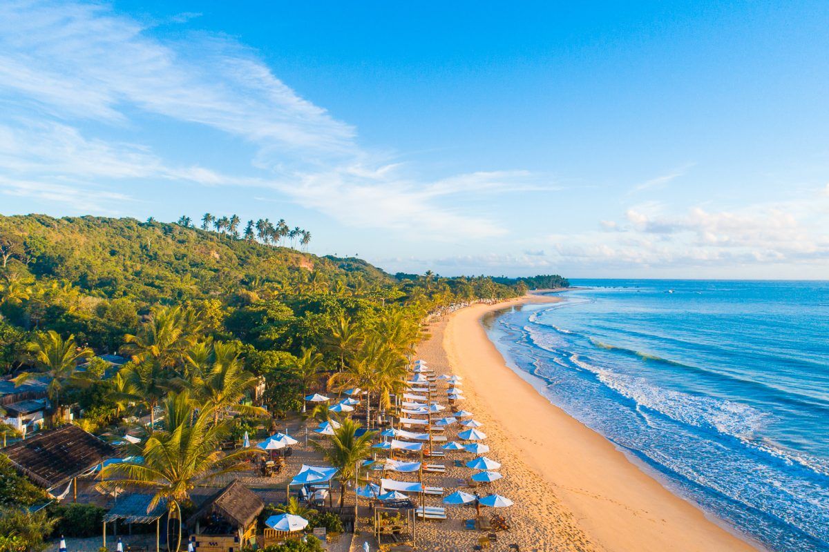 Distrito de Porto Seguro, Trancoso tem pouco mais de 11 mil habitantes e é conhecido pelas praias frequentadas por celebridades. | Foto: Visit Brasil
