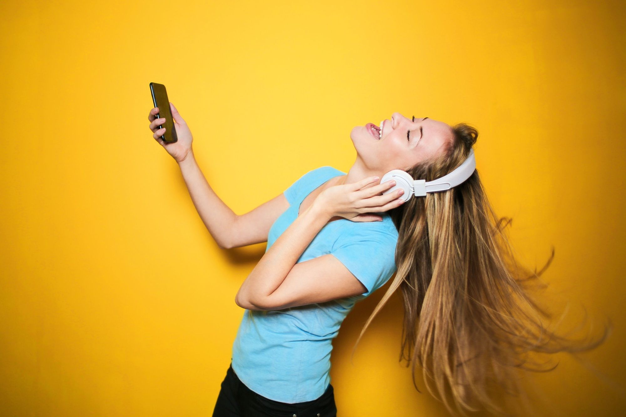 A m&uacute;sica tamb&eacute;m est&aacute; relacionada &agrave; libera&ccedil;&atilde;o de dopamina no c&eacute;rebro, neurotransmissor associado &agrave; sensa&ccedil;&atilde;o de recompensa e bem-estar. | Foto: Ilustrativa/Pexels