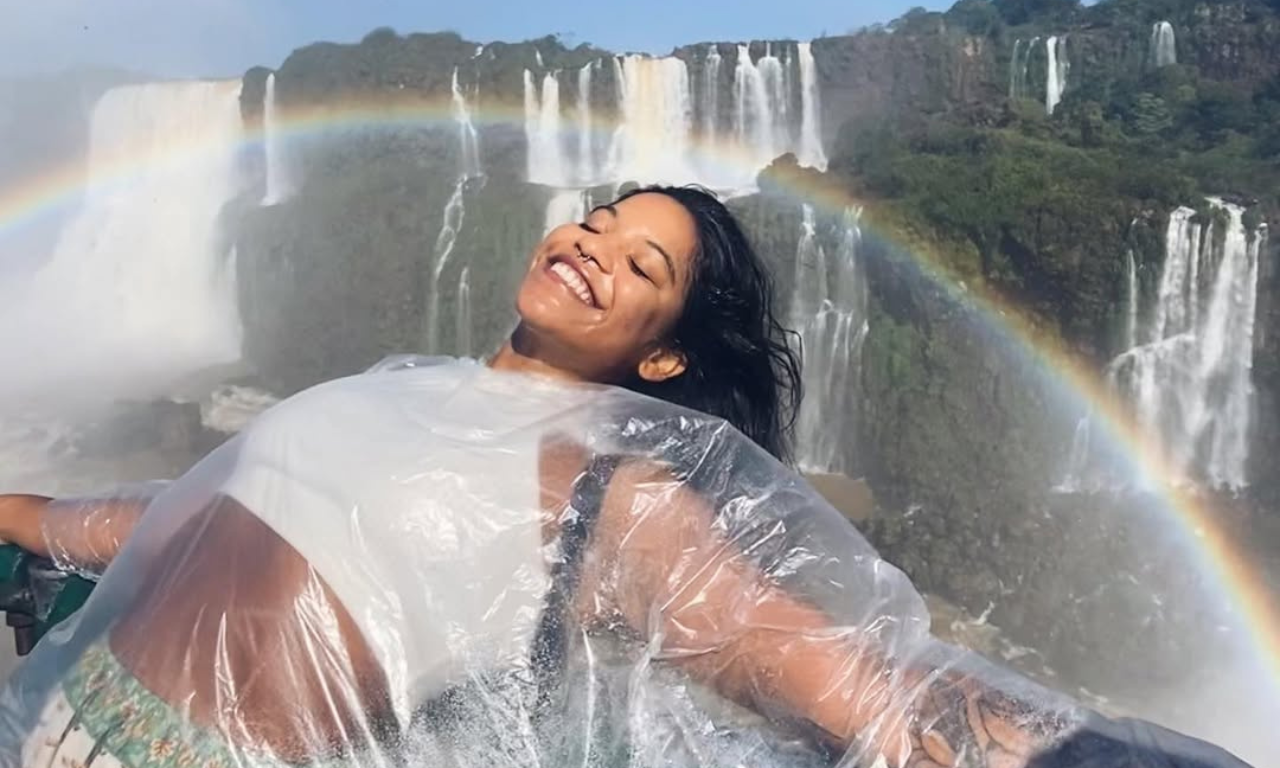 Juliana inicialmente deslizou de costas por cerca de 60 metros, at&eacute; colidir com um pared&atilde;o rochoso. | Foto: Redes Sociais