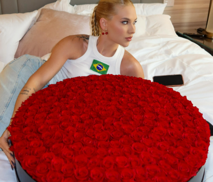 Nesta sexta-feira (12), Dia dos Namorados, a influenciadora Virginia recebeu flores em Nova York e o jogador e ex-namorado Vinicius Jr. comentou a publicação.| Reprodução/ Redes Sociais