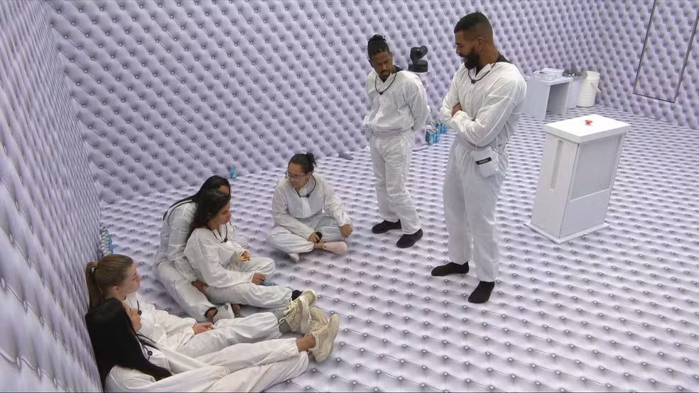 O Quarto Branco do BBB 26 completou 30 horas de dura&ccedil;&atilde;o na madrugada desta quarta-feira (14). | Foto: Reprodu&ccedil;&atilde;o/Globoplay
