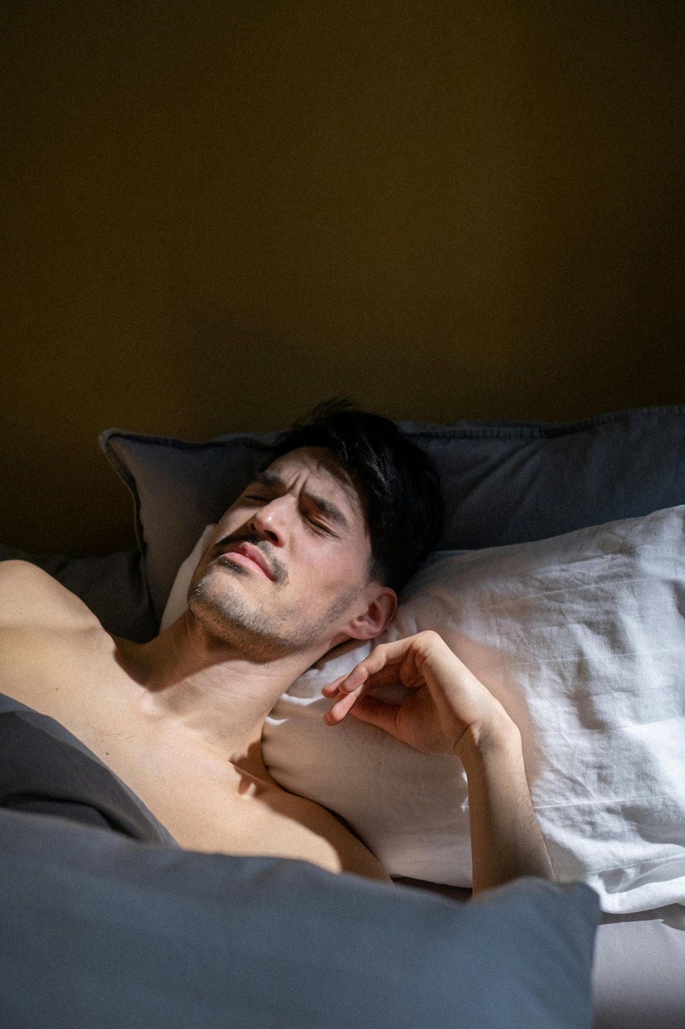 Ambientes escuros, silenciosos e com temperatura agrad&aacute;vel favorecem um sono mais profundo. | Foto: Ilustrativa/Pexels