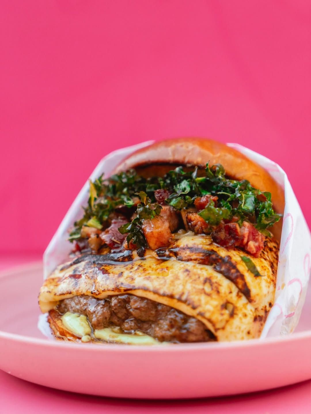 O regionalismo também marca presença na Pink Burger & Beer. | Foto: Redes Sociais