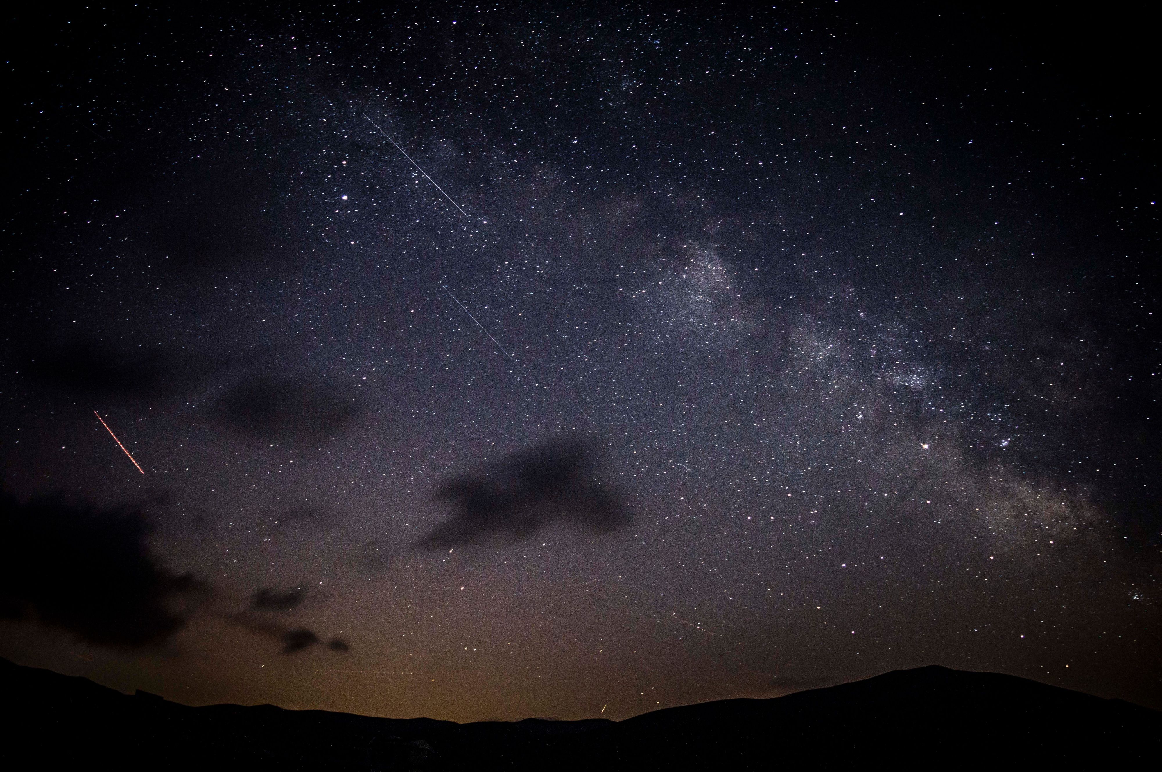 O fen&ocirc;meno deve proporcionar rastros luminosos r&aacute;pidos cruzando o c&eacute;u durante a madrugada. | Foto: Ilustrativa/Pexels