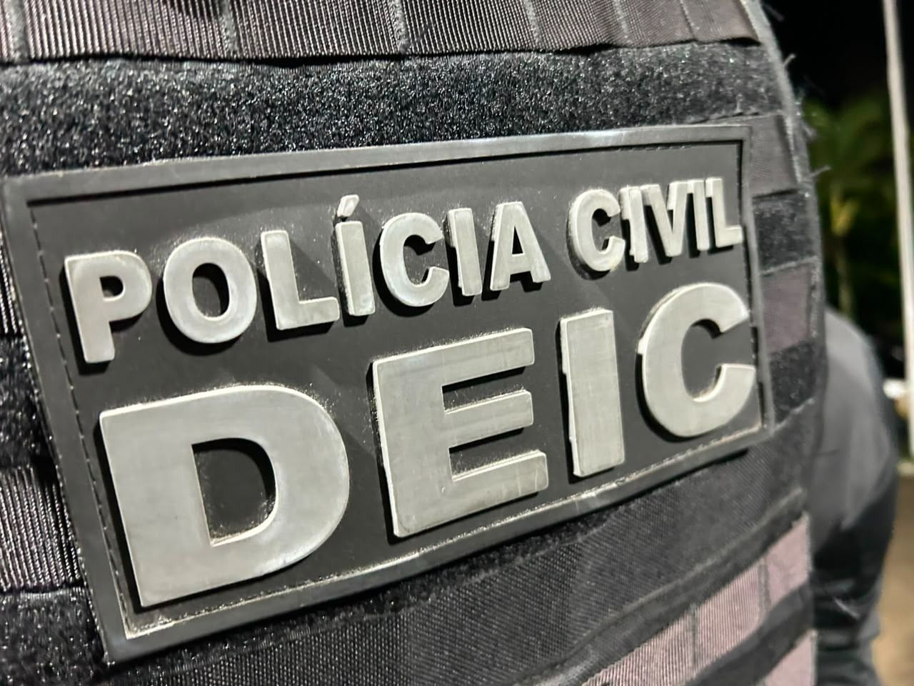 Dois homens, de 20 e 29 anos, foram presos suspeitos de invadir a casa de uma idosa, agredi-la e roubar o celular. | Foto: SSP-BA