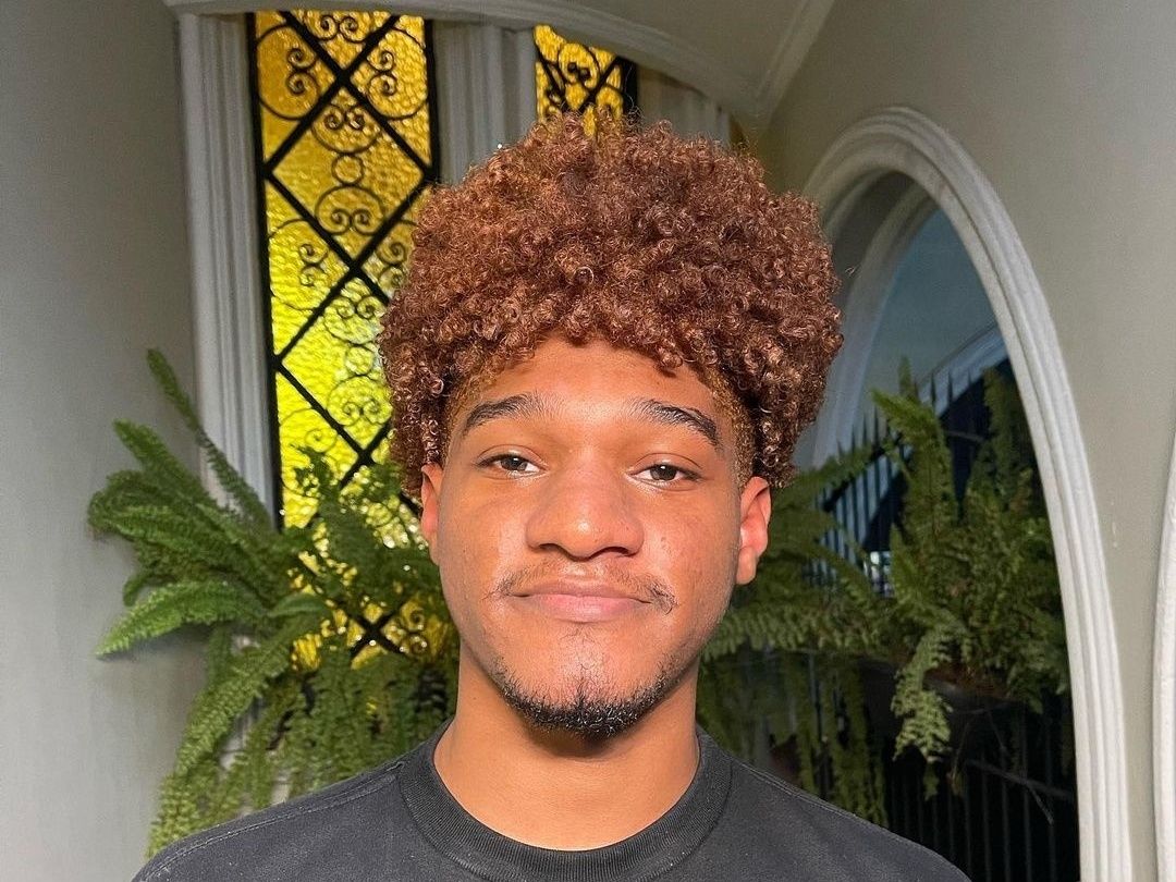 O influenciador digital J&uacute;nior Caldeir&atilde;o afirmou que foi v&iacute;tima de um golpe financeiro cometido por um assessor. | Foto: Redes Sociais