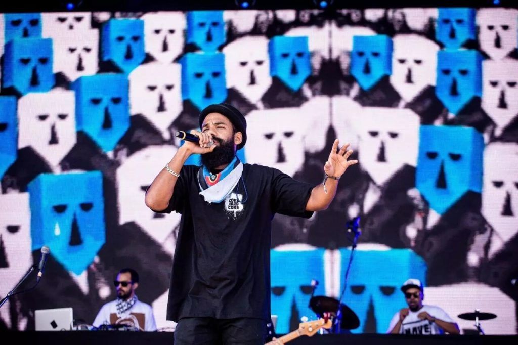 A banda BaianaSystem passou a ser alvo de críticas nas redes sociais após ser anunciada como uma das atrações do Camarote Salvador. | Foto: Divulgação