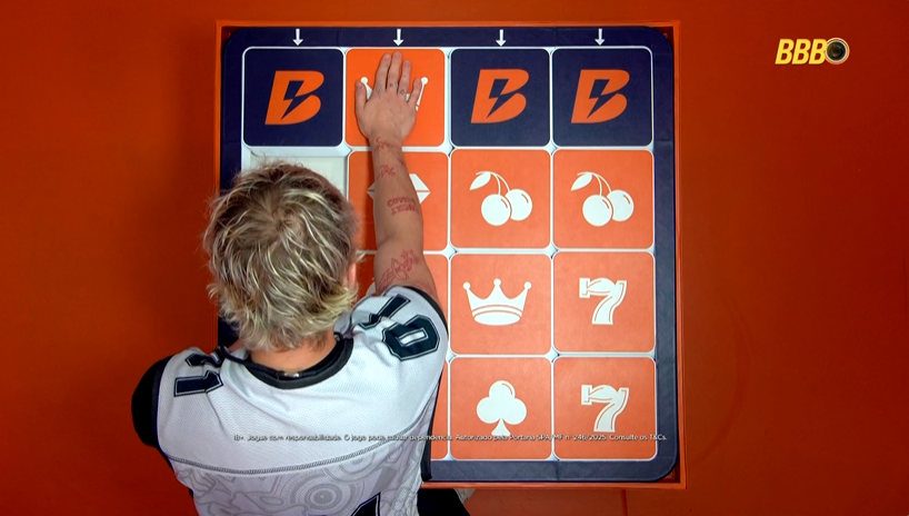 Conforme antecipado pelo apresentador Tadeu Schmidt, apenas os tr&ecirc;s melhores colocados da primeira fase avan&ccedil;am para a fase final. | Foto: Gshow