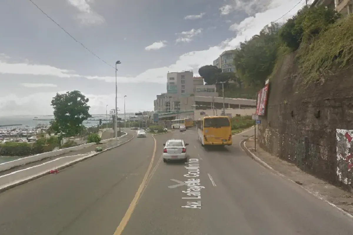 Acidente na Av. Contorno termina com morte de motociclista em Salvador. Foto: Google Street View