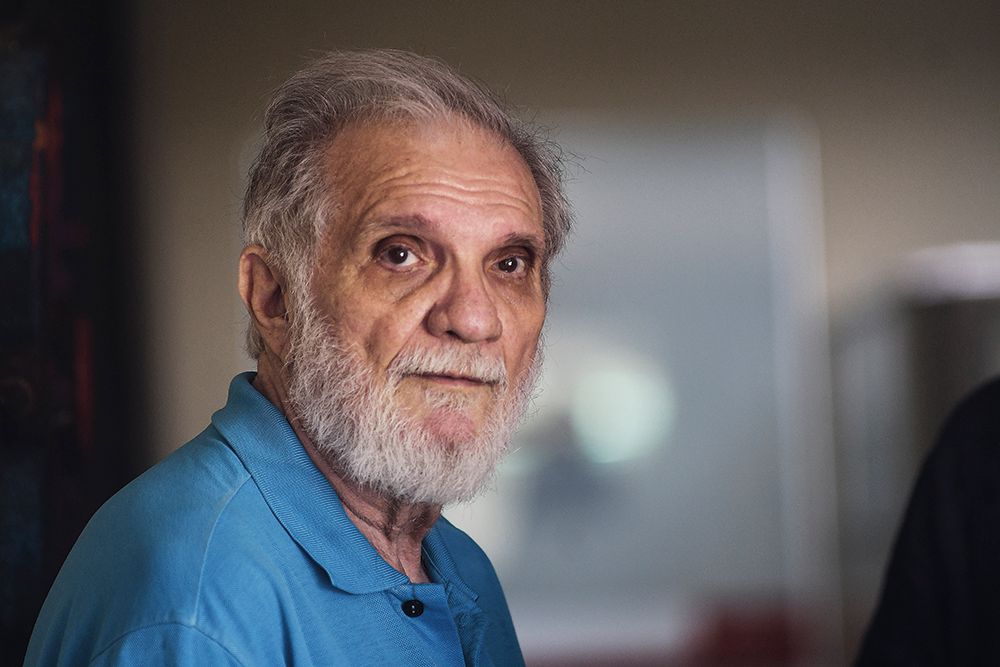 A história da Perna Cabeluda surgiu em Recife, na década de 1970, criada pelo escritor e jornalista Raimundo Carrero. | Foto: Leopoldo Conrado Nunes/Acervo Pernambuco