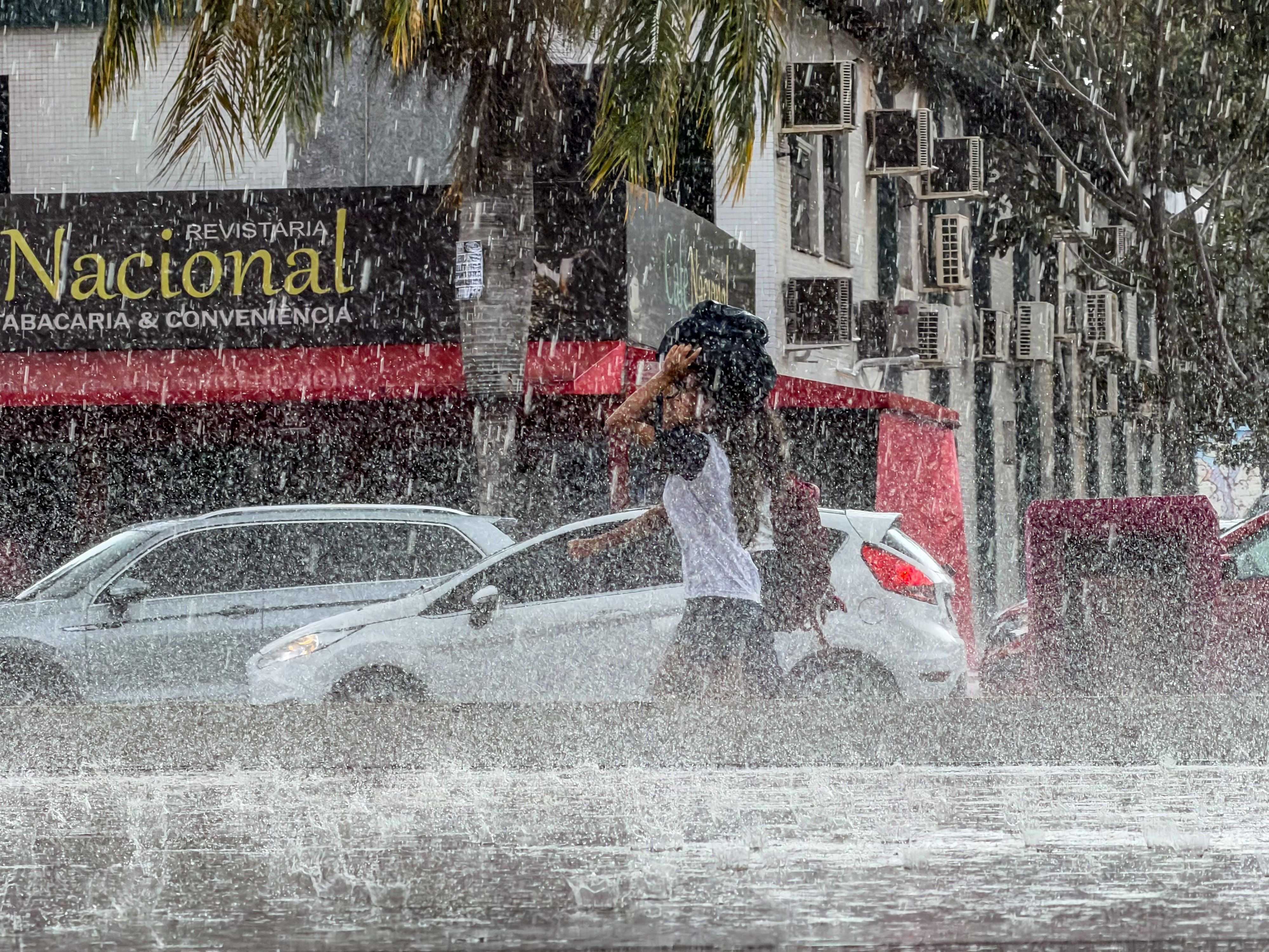 Entre os riscos apontados pelo instituto est&atilde;o cortes no fornecimento de energia el&eacute;trica, danos a planta&ccedil;&otilde;es, queda de &aacute;rvores e alagamentos. | Foto: Ilustrativa | Rafa Neddermeyer/Ag&ecirc;ncia Brasil