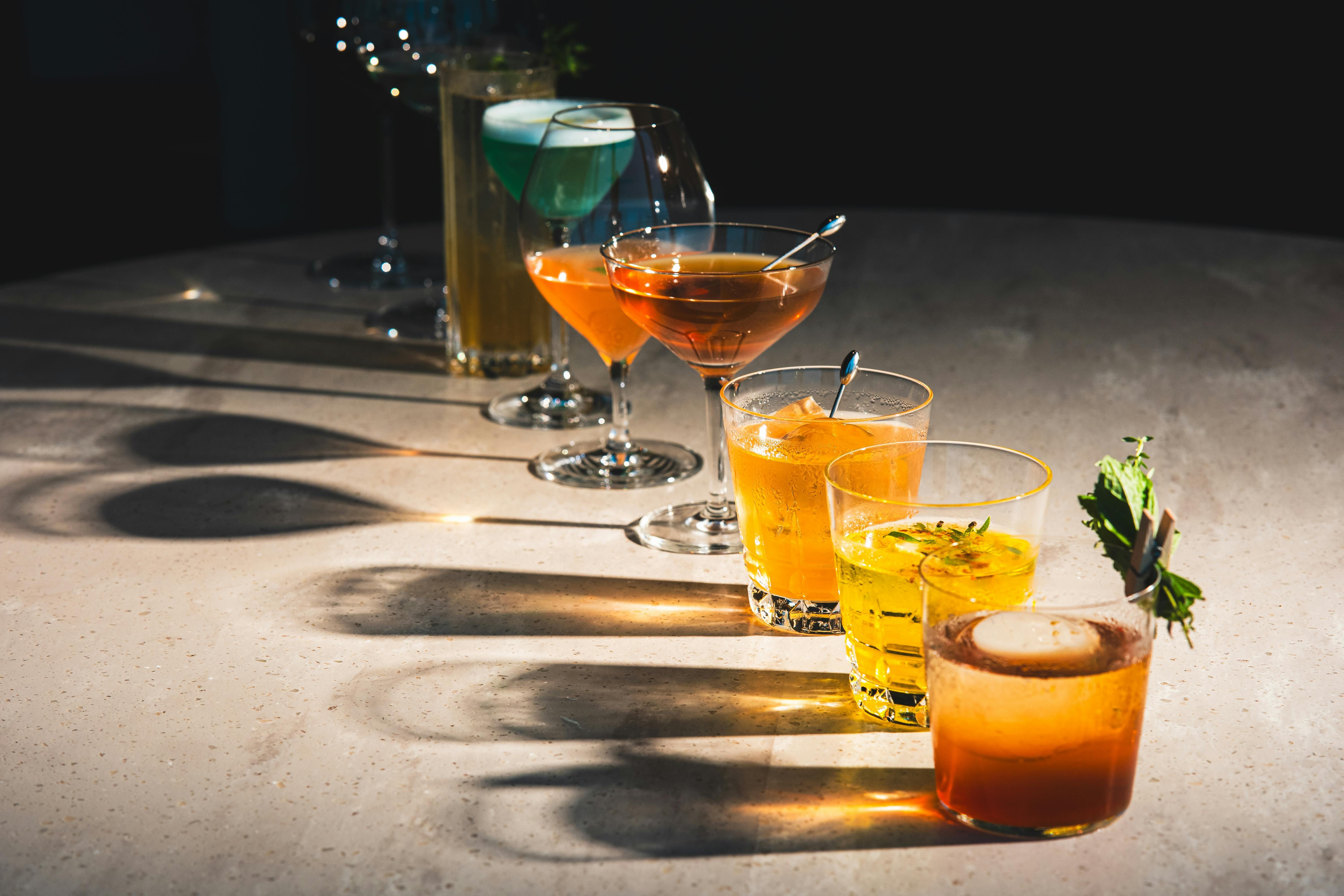 A Polícia Civil, em conjunto com a Vigilância Sanitária do município, realizou a lacração do estabelecimento onde as bebidas foram compradas. | Foto: Ilustrativa/Pexels