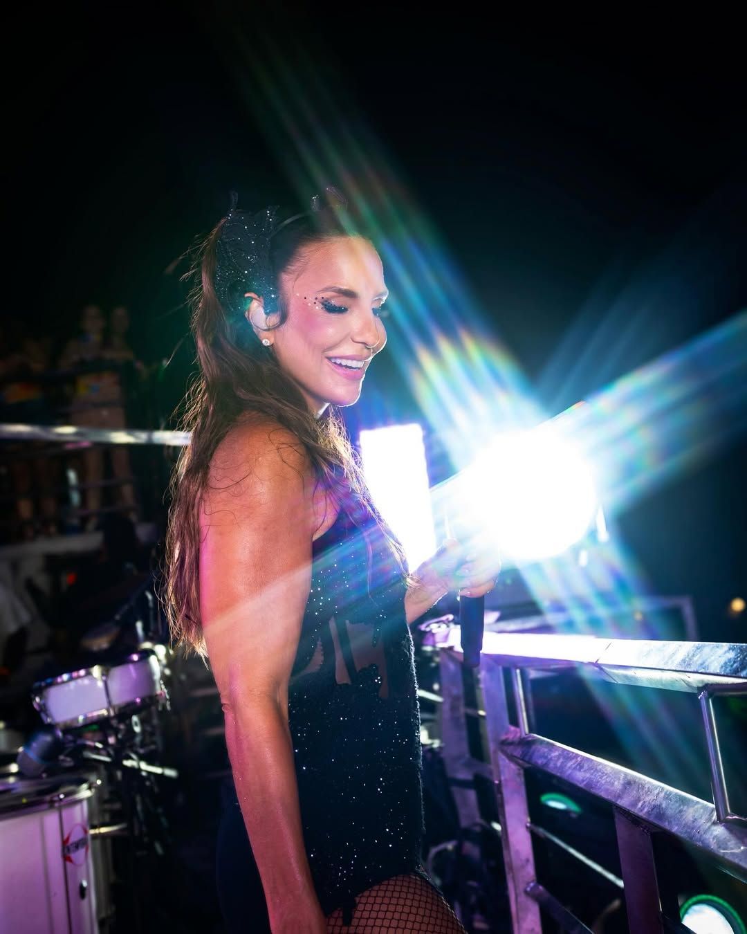 S&iacute;mbolo dos carnavais, a artista passeia&nbsp;por g&ecirc;neros como ax&eacute;, pop, forr&oacute; e reggae, e se destaca tamb&eacute;m pelo carisma. | Foto: Redes Sociais